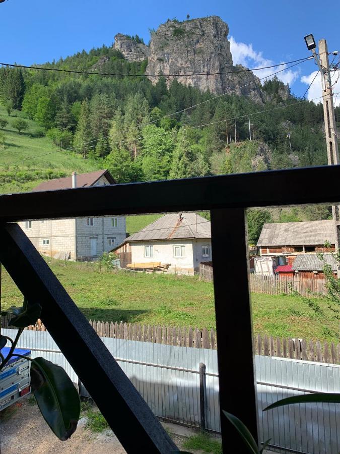 Acasa In Bicaz-Chei - Camere De Inchiriat Cheile Bicazului Екстер'єр фото